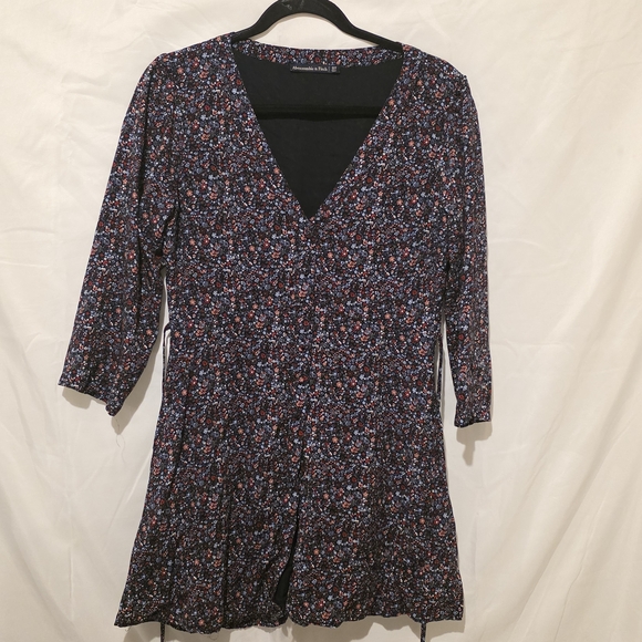 Abercrombie & Fitch Dresses & Skirts - Abercrombie & FitchFloral Dress
